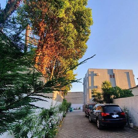 Klerichi Hotel ティラナ エクステリア 写真