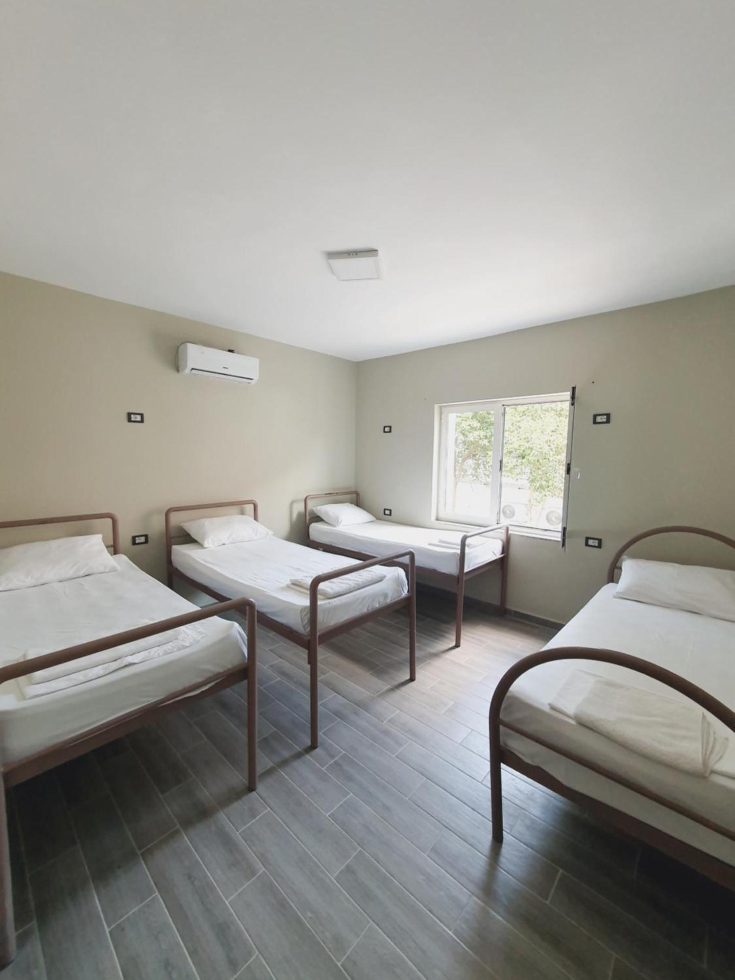Klerichi Hotel ティラナ エクステリア 写真